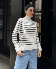 White wool sweater turtle neck