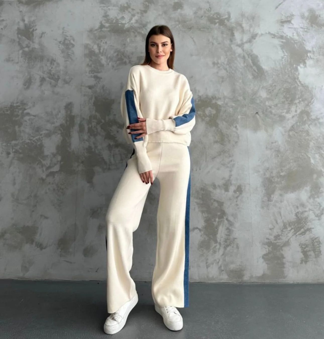 Light beige wool set with denim