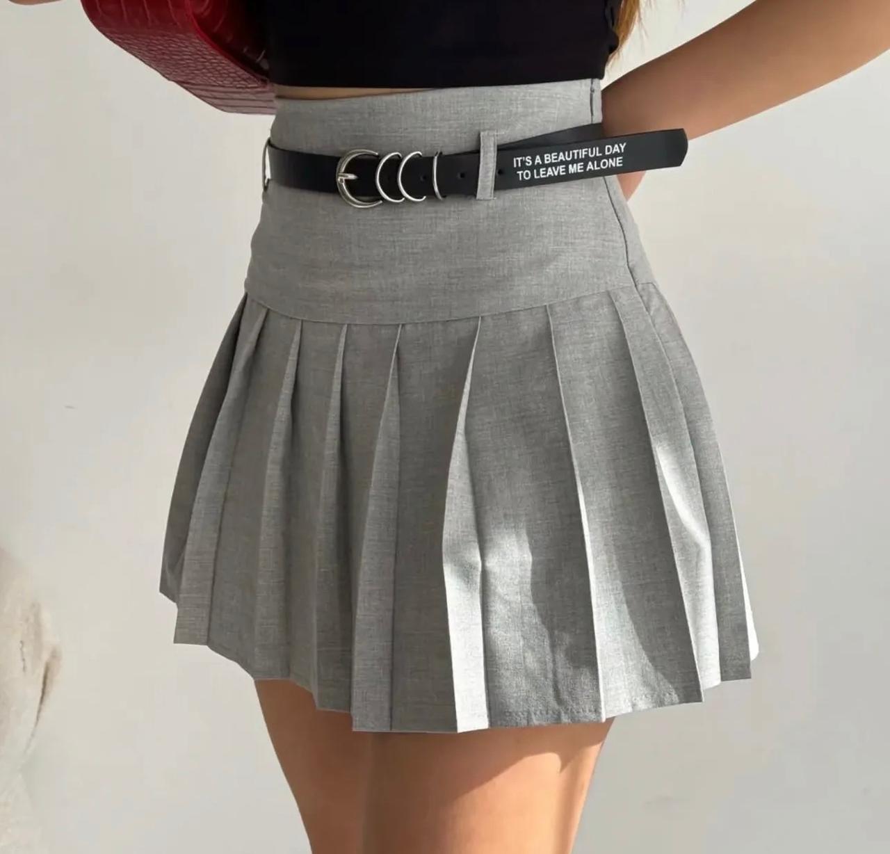 Grey skirt with belt