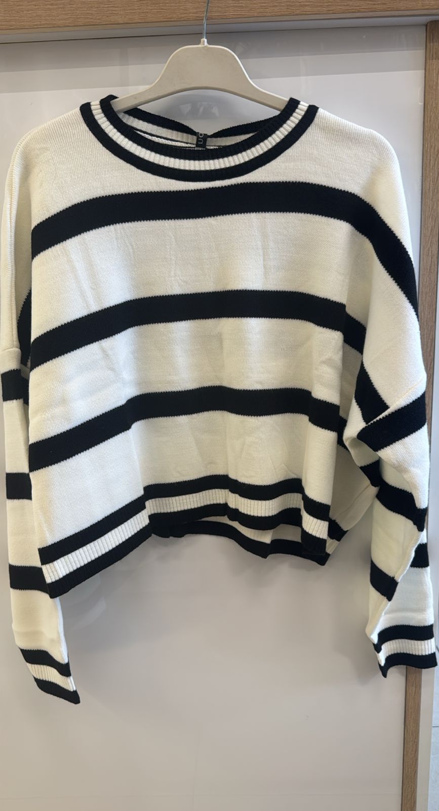 White stripe black top